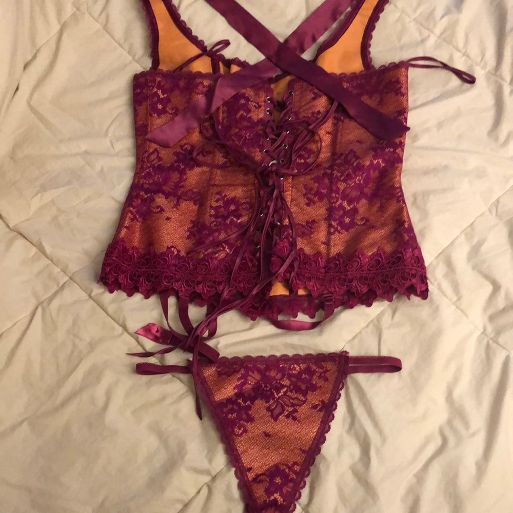 Sexy Fredrick’s of Hollywood corset top Size 38 panties l/xl
